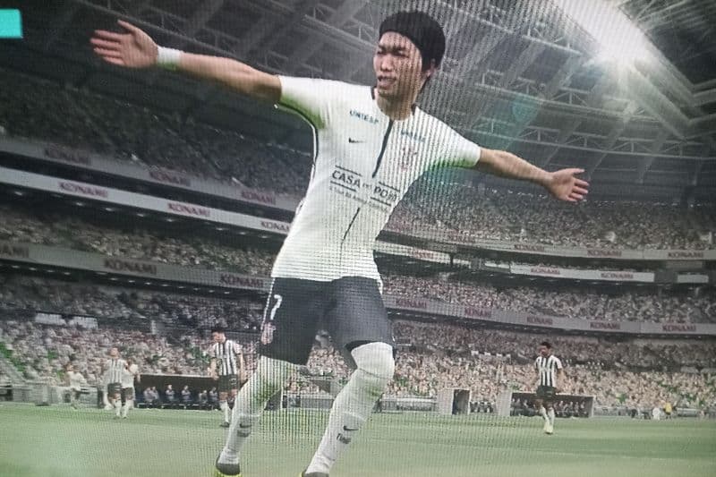 Victor Nakata marca aos 90+1 e faz o corinthians assumir a líder