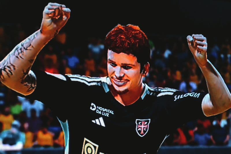 No regresso a casa Hugo Paim marca dois golos sendo um deles aos 90minutos garantindo a vitória sobre o Estoril praia.