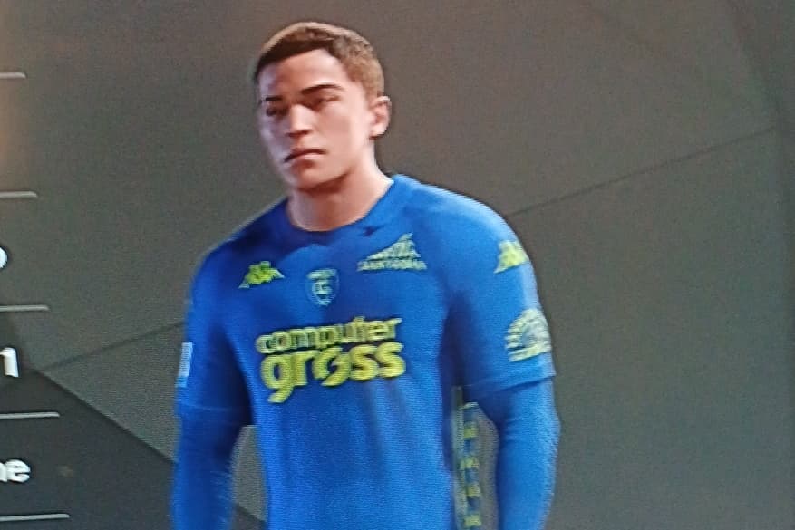 Hj começo minha carreira no futebol profissional,muito obrigado #Empoli FC por me dar essa chance. Vou levar agente para a glória na Itália!