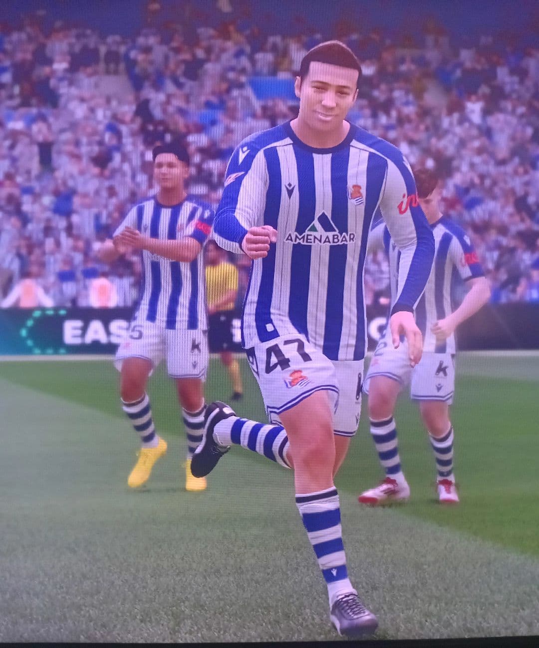 Mais um! É do Nicolas! Com um lindo passe de letra de seu companheiro Rodriguez, e ele teve só o trabalho de botar na caixinha, golaço!