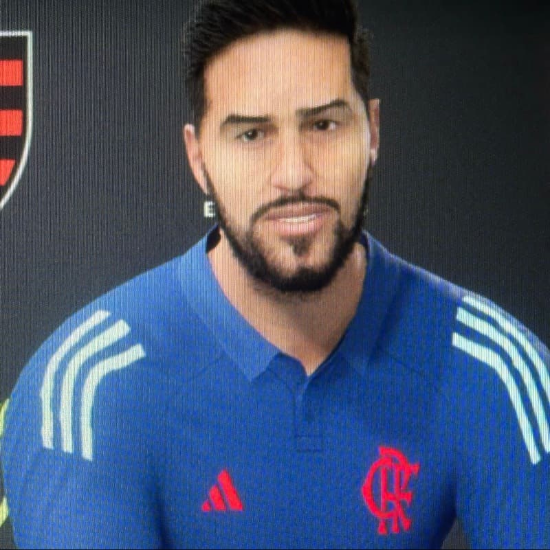 📣 Jorge Vilarinho é o novo técnico do Flamengo. Português, 38 anos, chega com ideias intensas e foco total em reconstruir a identidade r…