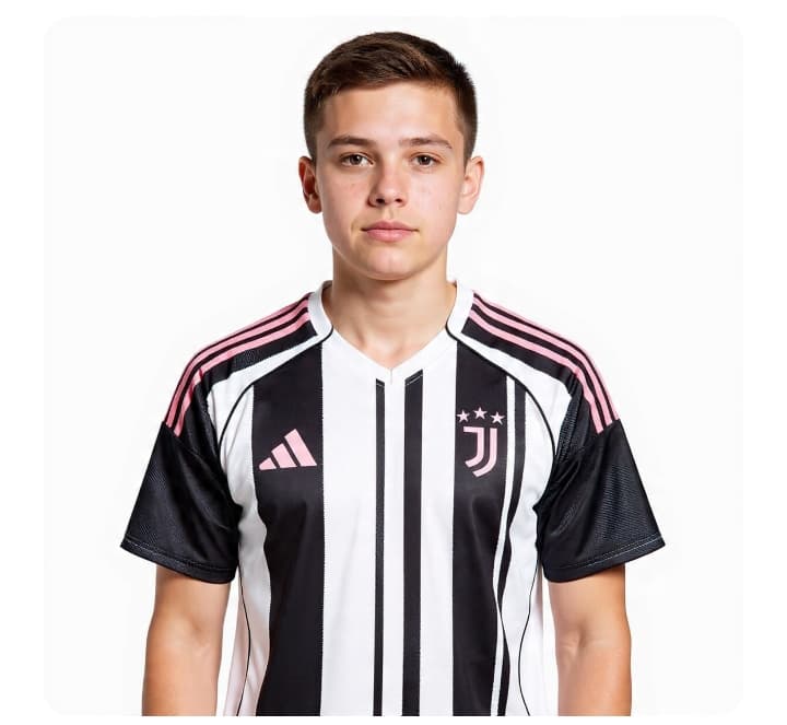{@}[james](698f199ef5dc7f523f87ed6f) é o novo reforço da Juventus 🤍🖤 O jogador será o mais novo colega de equipa de Gaita 🌟 E Itália c…