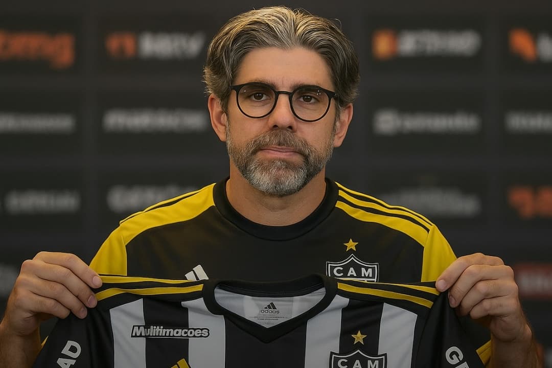 Galo oficializa a contratação do novo técnico: Juninho Pernambucano! Boa sorte ao treinador!