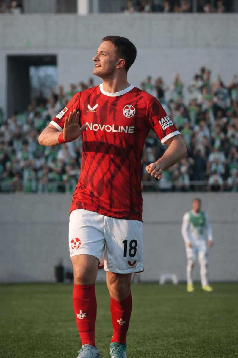 ⚽ PRIMEIRO HAT-TRICK Fora de casa, o Kaiserslautern fez 4–0 no Furth com atuação absurda de Jansen: hat-trick, assistência e domínio tota…