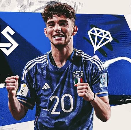 Por indicação do treinador Gianluca Signorini, o Génova contratou o jovem meio-campista de 19 anos Simone Pafundi vindo da Udinese. Acord…