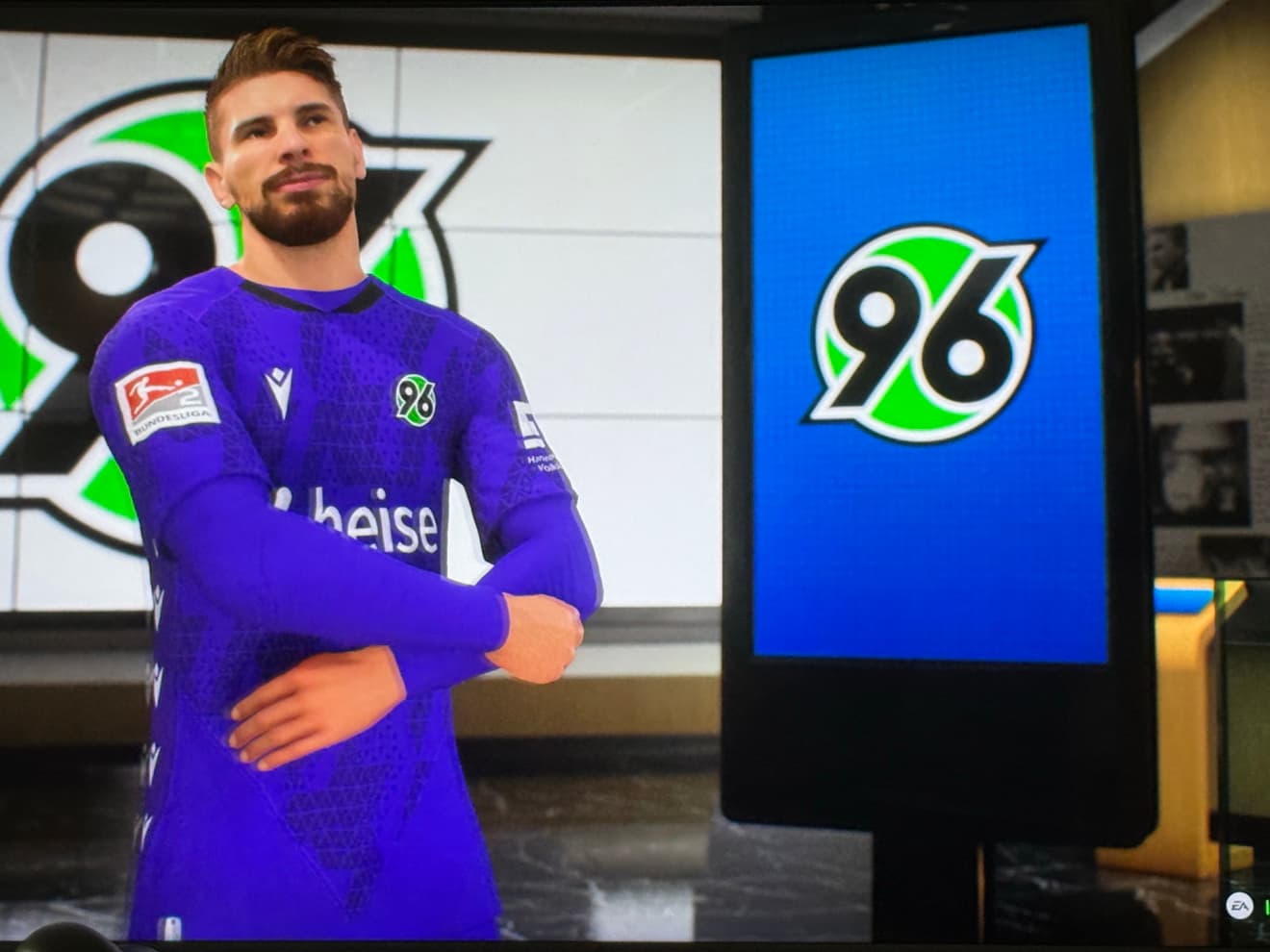 O Hannover 96 tem o prazer de anunciar a contratação de Ron-Robert Zieler, que regressa ao clube para concluir a sua carreira com a camis…