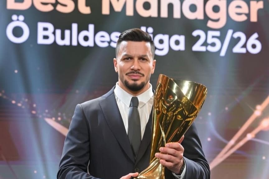 Fui eleito o Melhor Manager 25/26. Vamos para a próxima .