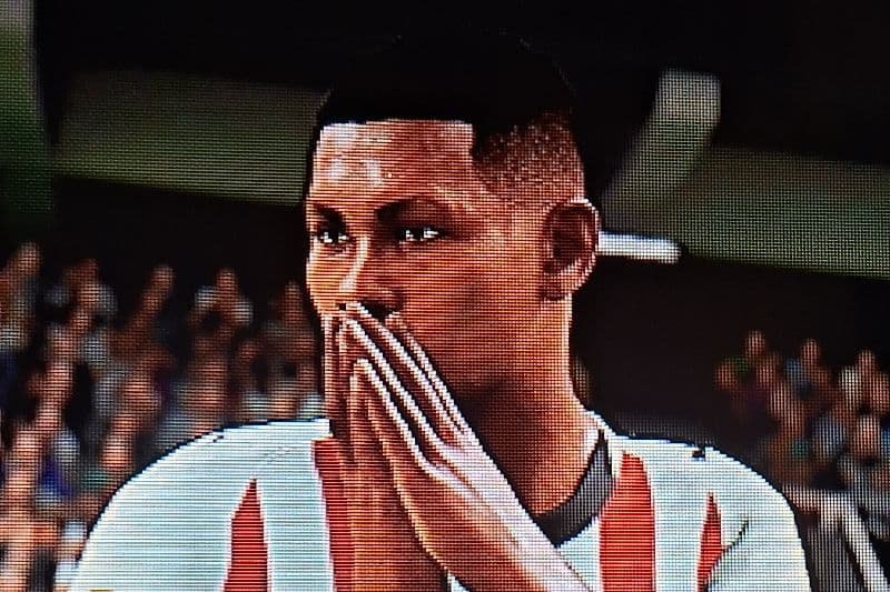 João estreia contra o Sparta Rotterdam Na vitória por 2 a 1 , com gol na estreia. Depois desse jogo está circulando que João não esteve p…
