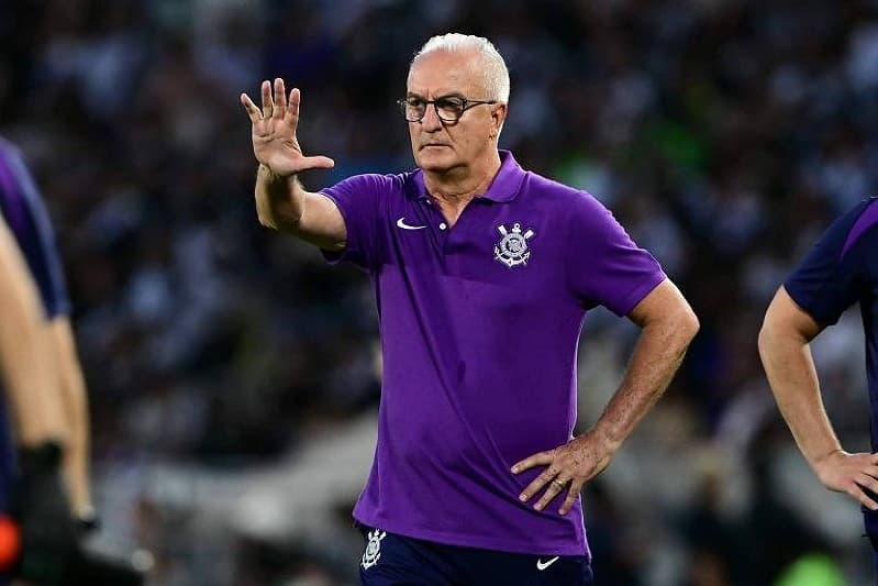 O Corinthians informa que após título da copa do Brasil e aprovação do novo diretor de futebol Marcelo Paz, o técnico Dorival Júnior mant…
