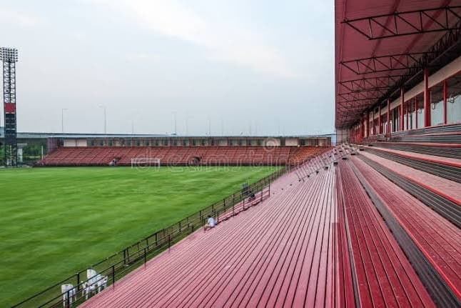 Venda de Jaxon Wood (€12,3M) é o 1º passo da meta de €80M para ampliar o Barricade Reds de 4 mil para 8 mil lugares. Clube prevê atingir …