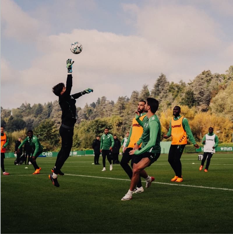 Grande tarde de treino por aqui! Seguimos juntos!💚 Ligue 1 é logo ali 🙏