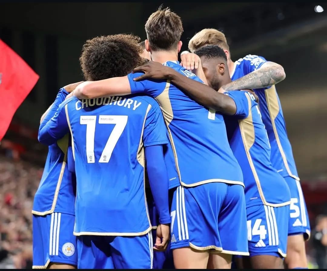 BAILE DO FOXES NO KING POWER! 🦊💙 ​Leicester 4x1 Wigan pela League One! Show absoluto de Jordan Ayew, eleito o melhor em campo com 2 gol…