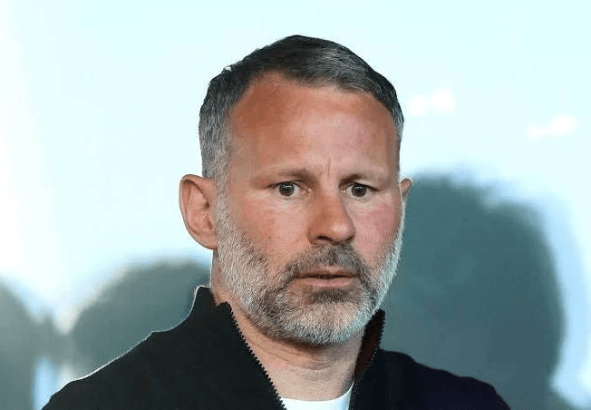O Cardiff City Football Club anuncia que o ex-jogador Ryan Giggs será o treinador dessa temporada do nosso clube, com passagens em equipe…