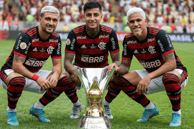 Campeão Pelo o flamengo 🙌🏽 Ninguém sabe quanto é gratificante chegar aonde vc sempre sonhou Passar por tantas coisas que nem imaginou t…