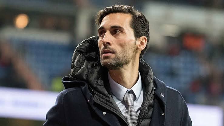 @realzaragoza e @arbeloa O Real Zaragoza anuncia a renovação de Álvaro Arbeloa. O treinador seguirá liderando um projeto marcado por iden…