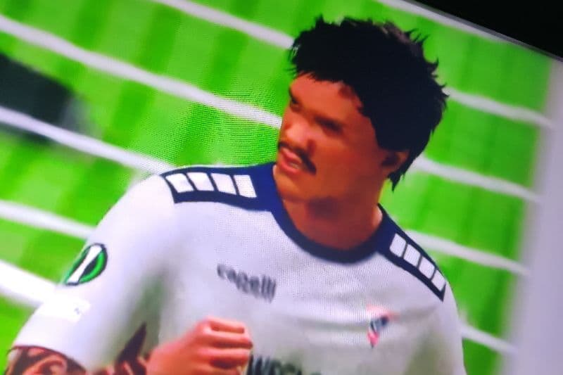 Triste pela derrota em casa mas feliz pelo gol. Viremos mais fortes na próxima, a classificação vira🤍💙♥️