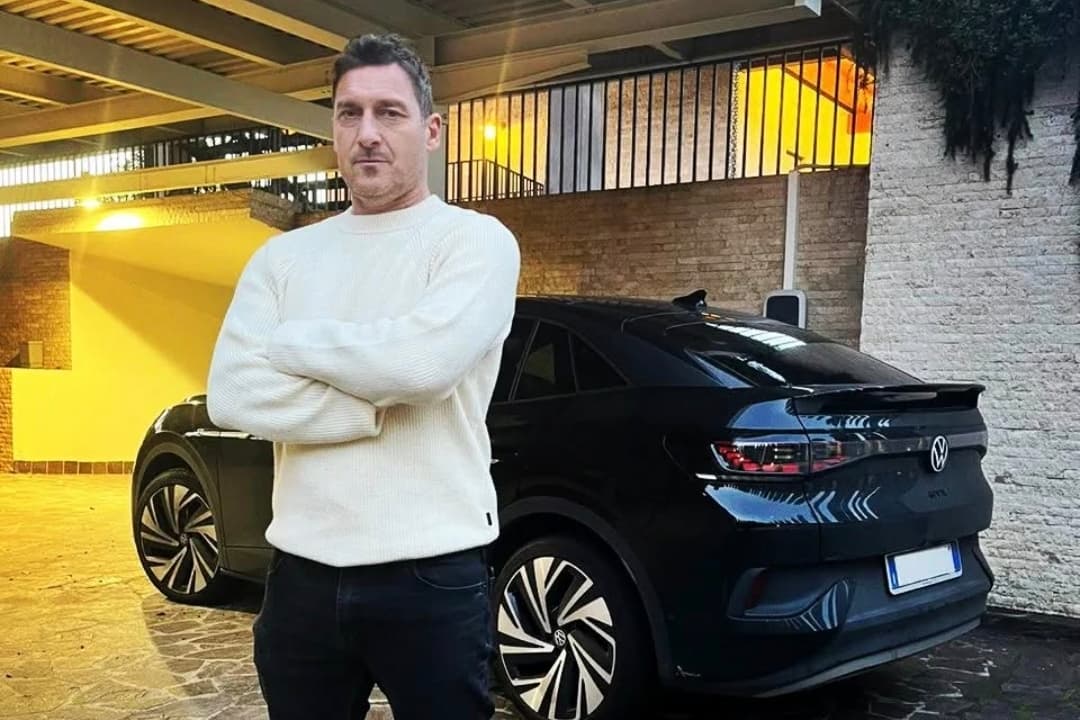 "L'arrivo di Coman e degli altri rinforzi è la prova che la Roma arriverà alla conquista dell'Italia e anche dell'Europa". Totti para La …