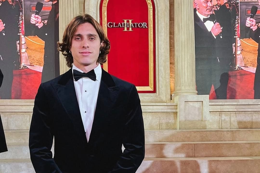 "Sono romanista e essere allenato dal mio idolo (Totti) mi sembra un sogno d'infanzia diventato realtà!" Calafiori a La Gazzetta dello Sport