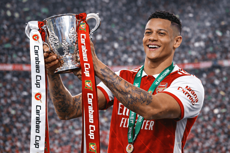 Somos campeões da Carabao Cup, meu primeiro título com esse clube vamos!!!! +1🏆