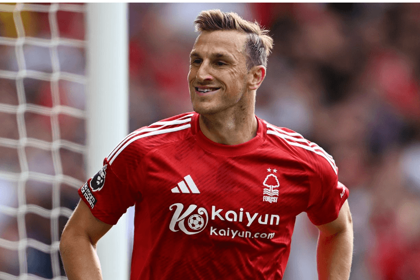 Adeus!! Chris Wood anunciou sua aposentadoria no final da temporada 26-27. O jogador não estava nos planos do Nottingham Forest e talvez …