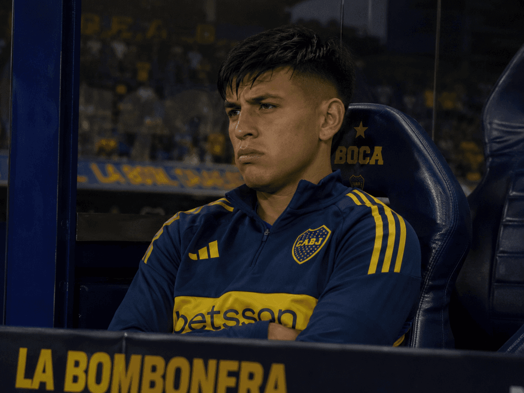 O desacordo entre Zanetti e Zeballos aconteceu porque Zeballos pediu uma renovação com Boca Juniors que foi prontamente atendida, porém l…