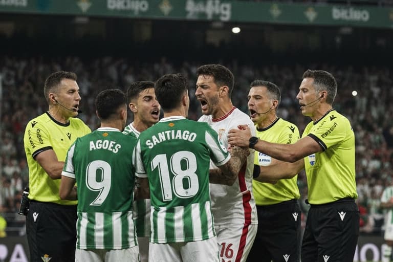 Clima esquenta no clássico Real Betis🟢⚪ Vs Sevilla🔴⚪