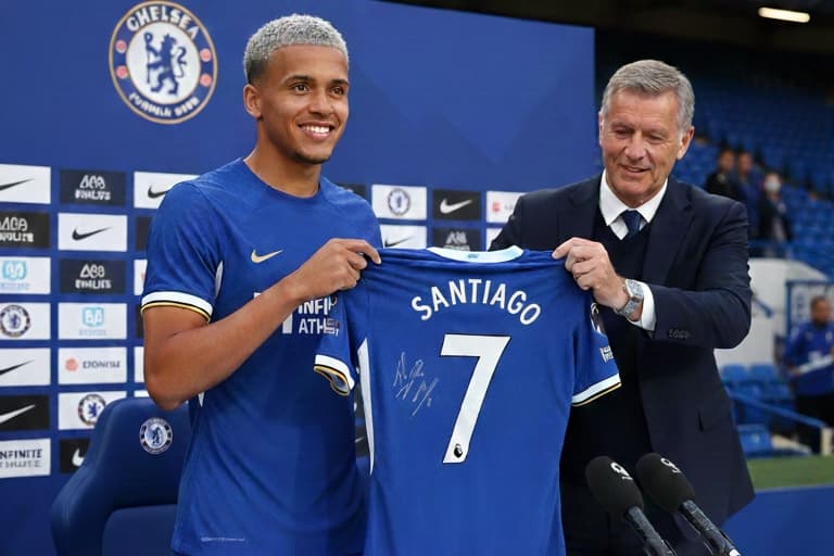 💣BOMBA, Santiago sai do Betis depois de conquistar a Champions e vai para o chelsea. Segundo informações o craque deve estreia nessa pré…