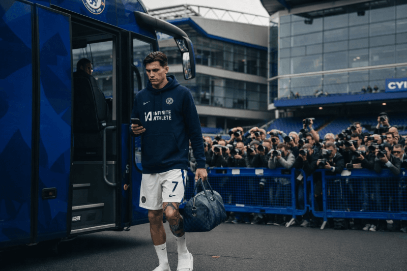 Visual novo? Apos voltar da lesão Santiago aparece para o jogo contra o Liverpool pela a Premier ligue de visual novo, o jogador deixou o…