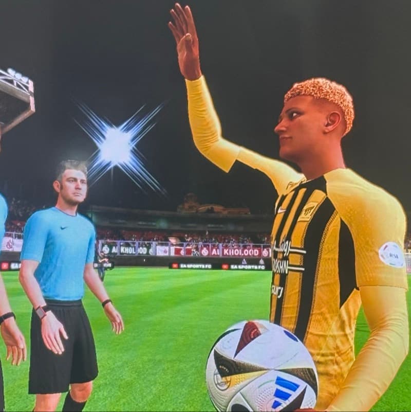 First league game, we took the ball home, scored 3 goals and had 3 assists, we're flying! +3 points 💛🖤💛