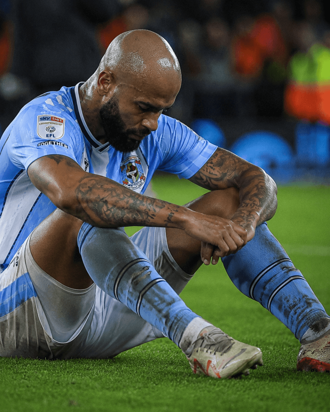 Eliminados da carabao cup pelo united... peço desculpas para os torcedores pelo mal desempenho do time, vamos seguir em frente e buscar u…