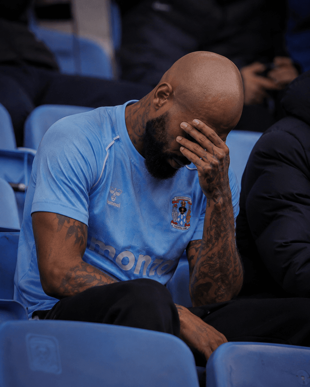Eliminados novamente pelo United na FA cup dessa vez nem conseguindo jogar por conta de uma lesao na coxa... e decepcionante oq estamos f…