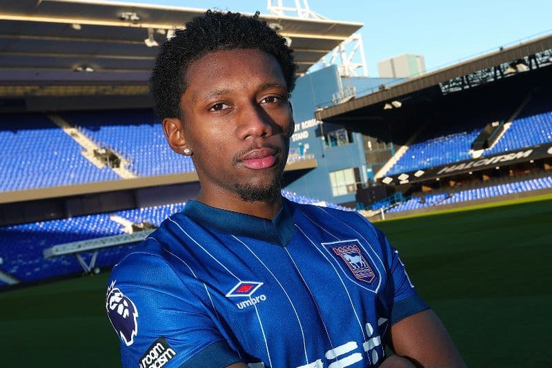 De volta às origens? O Aston Villa ofereceu 37 milhões de dólares para recontratar Jaden Philogene. O ponta, que custou 26,9M aos cofres …