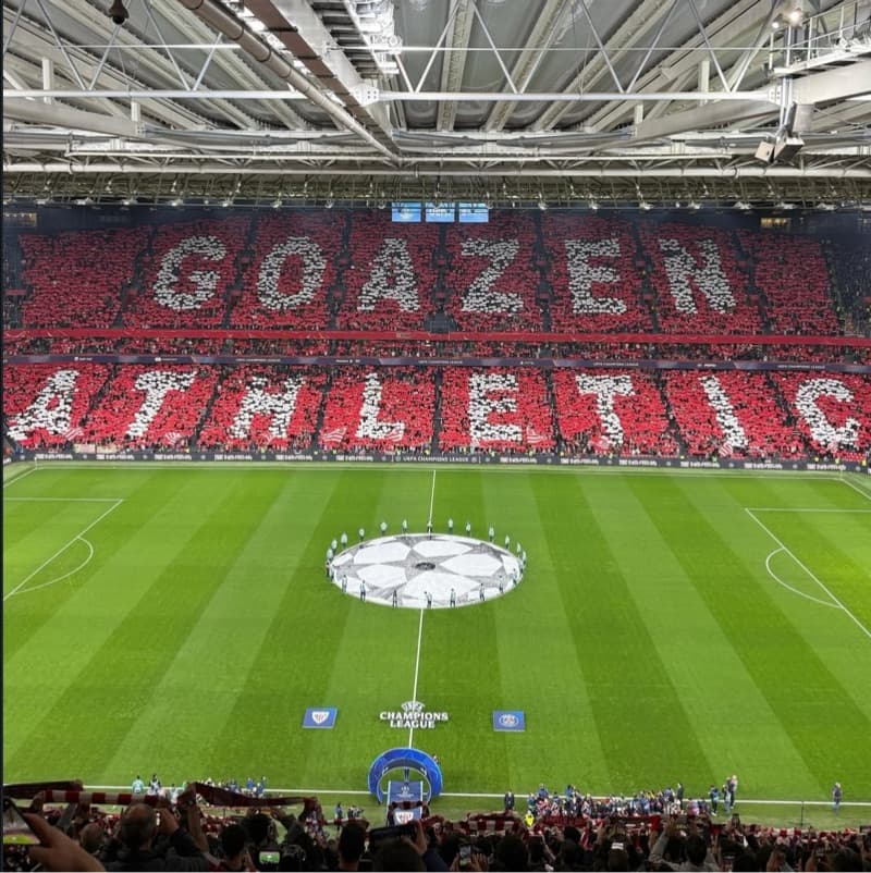 🏟️✨ SAN MAMÉS PRONTO PARA MAIS UMA NOITE EUROPEIA! 🔴⚪ O templo está iluminado, a grama impecável e o ar carregado de expectativa. Athle…