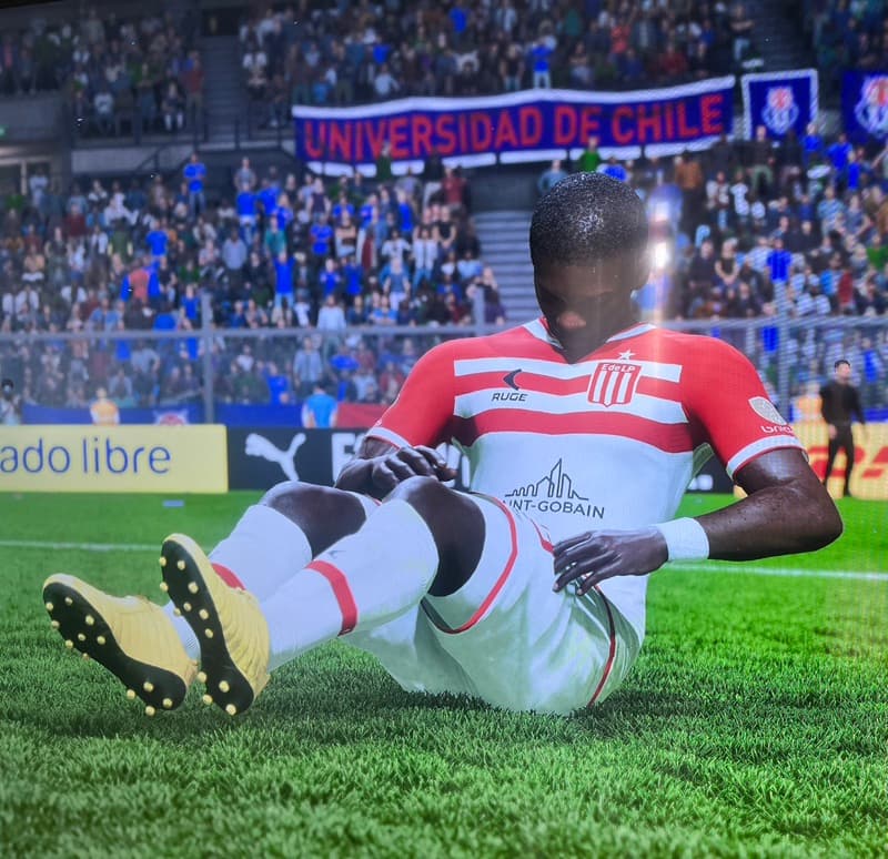 Estou triste em anunciar que em um jogo da Libertadores, torci o meu joelho em uma disputa para cabeceio. Ficarei fora por 4 semanas, me …