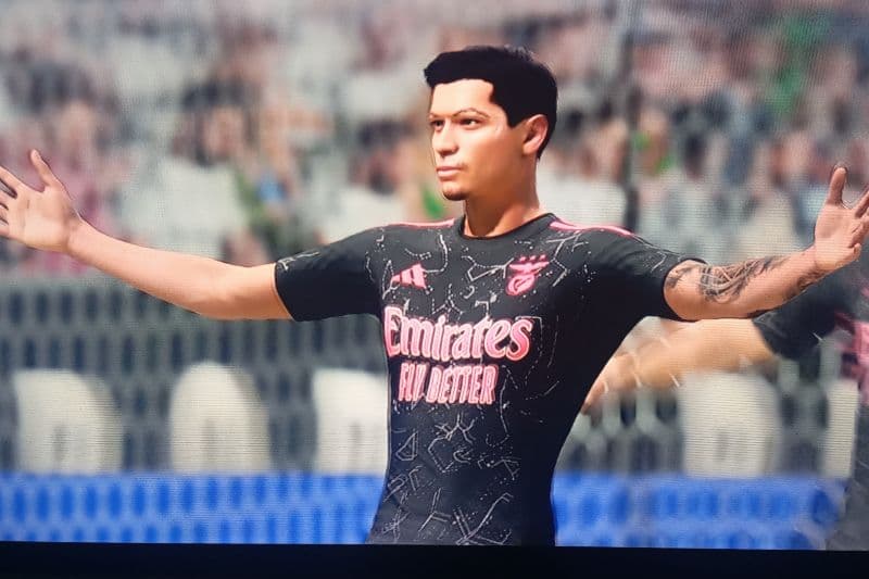 Só tenho a agradecer ao técnico por essa oportunidade de entrar como titular ... Ainda tremendo com essa atuação 3gol✅ 1 assistência ✅