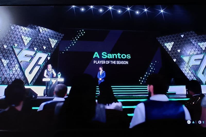 Feliz por conquistar o Player of the season, muito grato, 37 jogos com mais de 57 golos