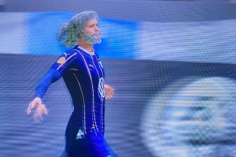 logo na estréia no profissional Hadley ja marca seu primeiro gol e o time vence por 1x0.
