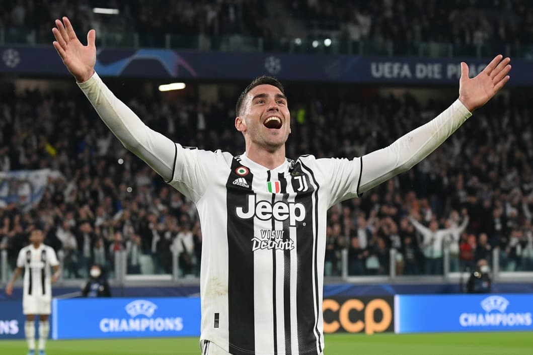 Juventus go to Paris and defeat PSG 2–1 on an inspired night from Vlahović.