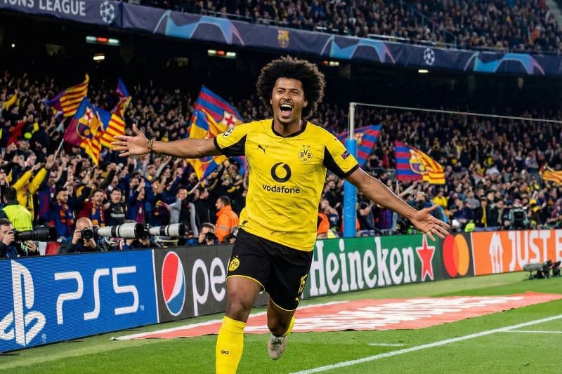 Dortmund go to the Camp Nou and come from behind to beat Barça 2–1, with two goals from Adeyemi.