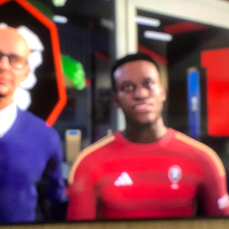 Novo contratado do salford City Tuma
