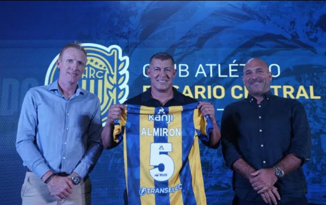 🚨 OFICIAL🚨 Rosário central anuncia o ex jogador Jorge Almirón como seu treinador para a temporada, o técnico com passagem pelo boca Jun…