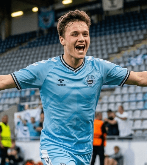 O nome da vez na Ligue 2 é o do jovem Arnaud Martineau, fez uma grande atuação contra o AC Ajaccio marcando dois gols, poderemos ver mais…
