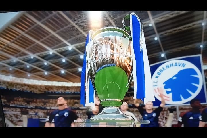 Temos uma surpresa F.C købermanv campeões da champios em cima de majestoso real Madrid com uma goleada de 4 a 1 com um gol dele na final em