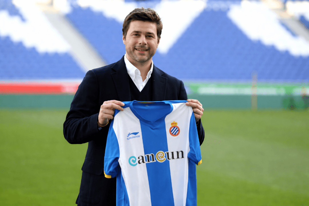 Espanhol contratou o técnico Maurício pochettino que estava treinando nos Estados Unidos no final da temporada faltando alguns jogos para…