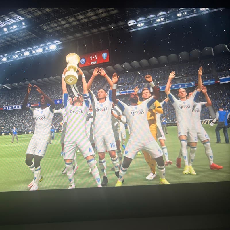 Algumas falas após o título da Copa! 🏆 Thiago Silva: ‘Mostramos caráter do início ao fim.’ Nuytinck: ‘Foi uma honra liderar esse grupo.’…