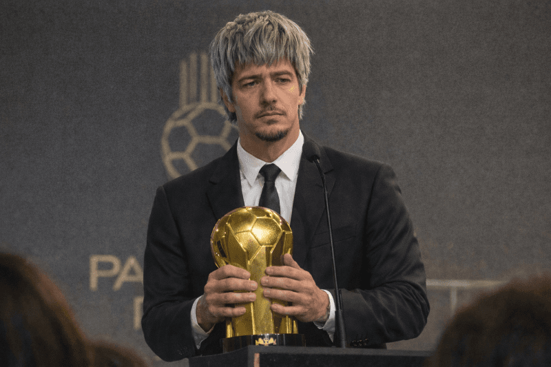 Grato por vencer o prêmio de Melhor Jogador Jovem do Ano. Obrigado a Deus, à Juventus, comissão técnica, companheiros, família e torcedor…