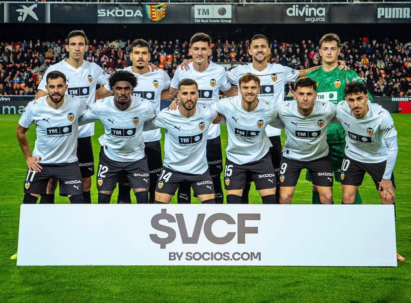 Vitória emocionante do Valência por 3-2 frente ao Freiburg! ⚽🔥 Diego López abriu o marcador, Danjuma aumentou a vantagem e Beltrán fecho…