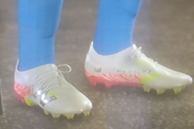 JÁ TÔ COM AS BRABA NO PÉ😜⚽✨ VALEU {@}[New Balance](693960bd65dd40d8e62057c0)
