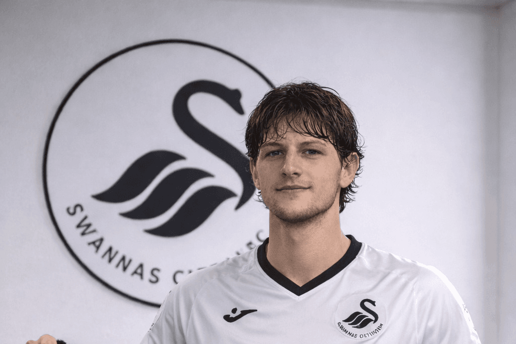 Estou muito feliz de ser o novo jogador do Swansea. Quero fazer história aqui assim como meu pai fez neste clube. Espero também poder gan…