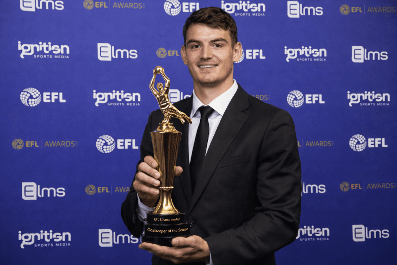 Max O'Realy do Bristol City Ganha o prêmio de melhor goleiro da EFL Championship, após ser o goleiro menos vazado do campeonato